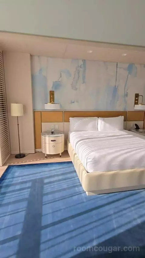 One Bedroom King Suite with Lagoon View, Accessible (#722) bed picture #3