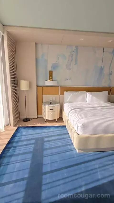 One Bedroom King Suite with Lagoon View, Accessible (#722) bed picture #4