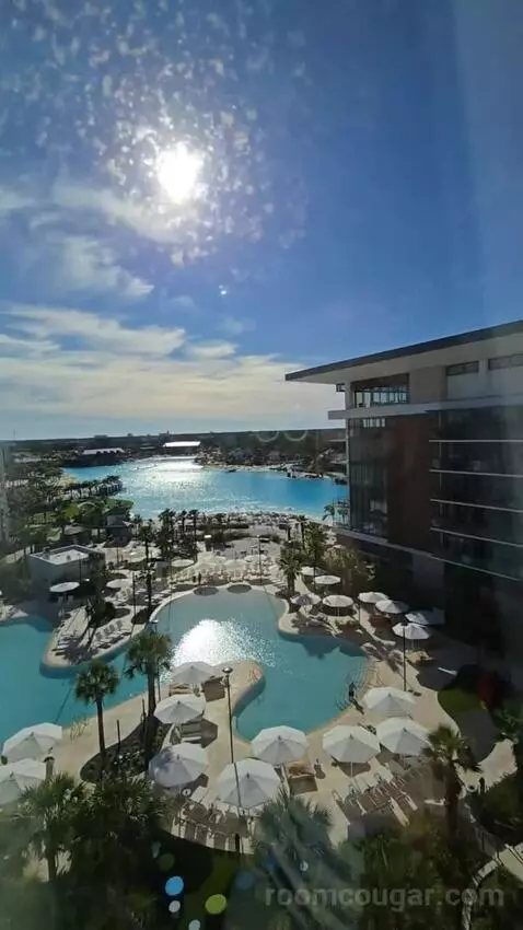 One Bedroom King Suite with Lagoon View, Accessible (#722) view picture #8
