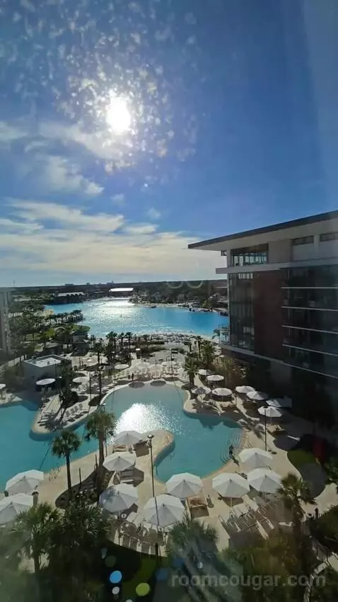 One Bedroom King Suite with Lagoon View, Accessible (#722) view picture #9