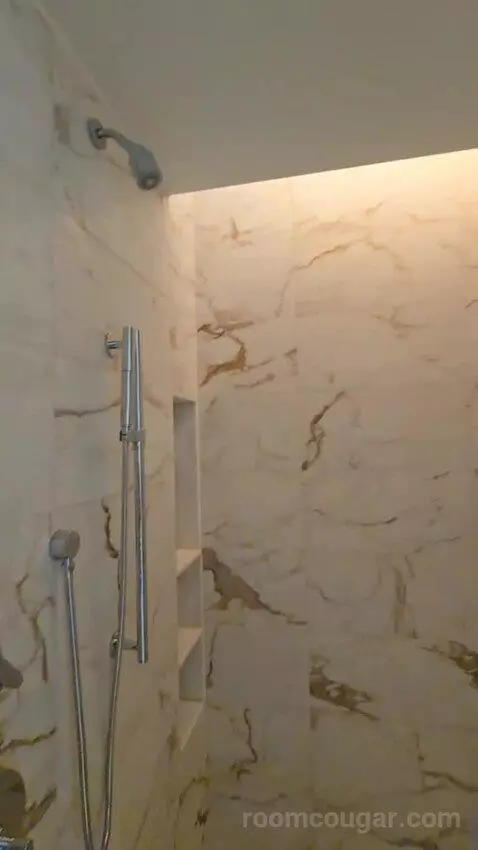 One Bedroom King Suite with Lagoon View, Accessible (#722) bathroom picture #10