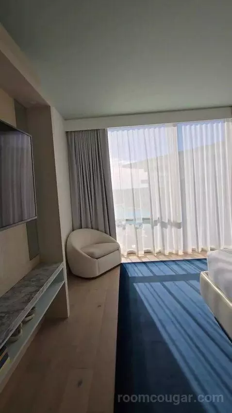 One Bedroom King Suite with Lagoon View, Accessible (#722) bed picture #9