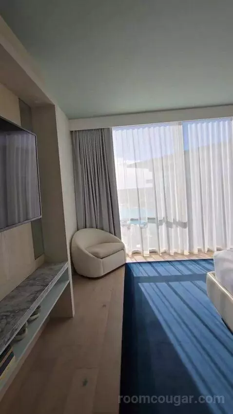 One Bedroom King Suite with Lagoon View, Accessible (#722) bed picture #11