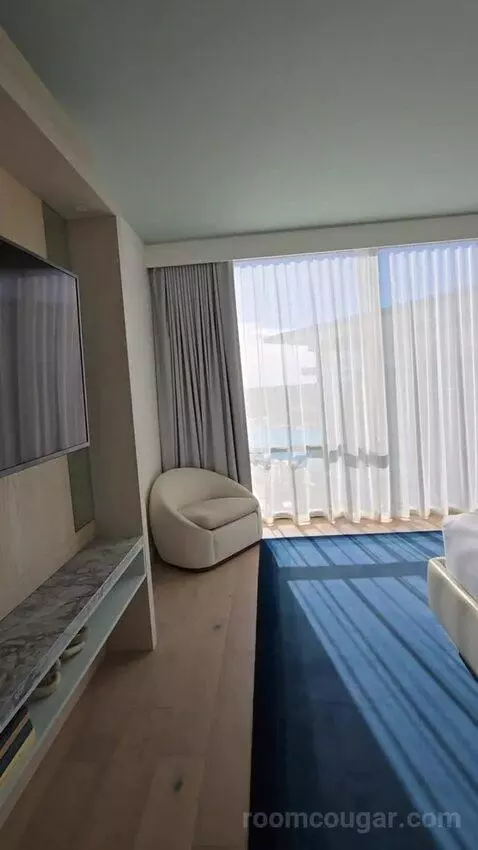 One Bedroom King Suite with Lagoon View, Accessible (#722) bed picture #12