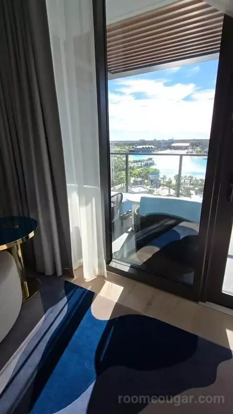 One Bedroom King Suite with Lagoon View, Accessible (#722) view picture #3