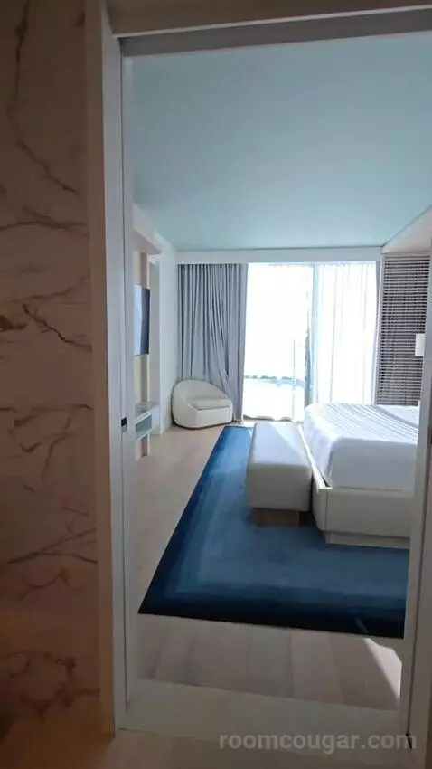 One-Bedroom King Suite with Lagoon View (#522) bed picture #5