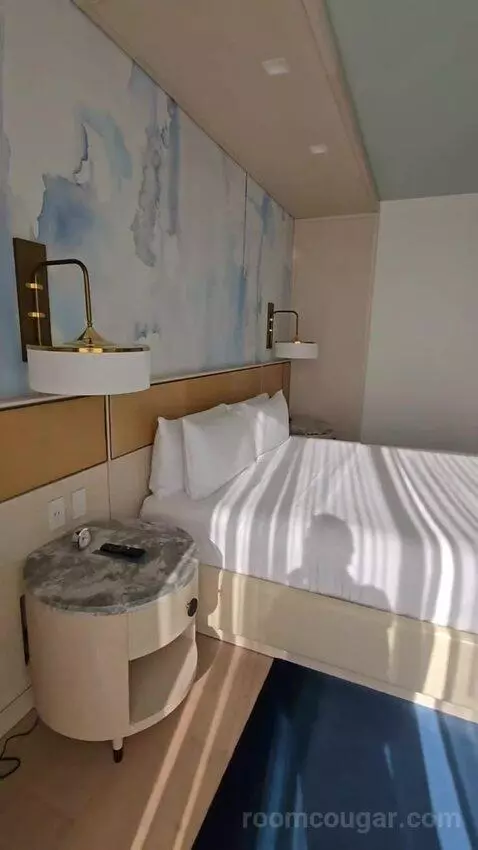 One-Bedroom King Suite with Lagoon View (#522) bed picture #11