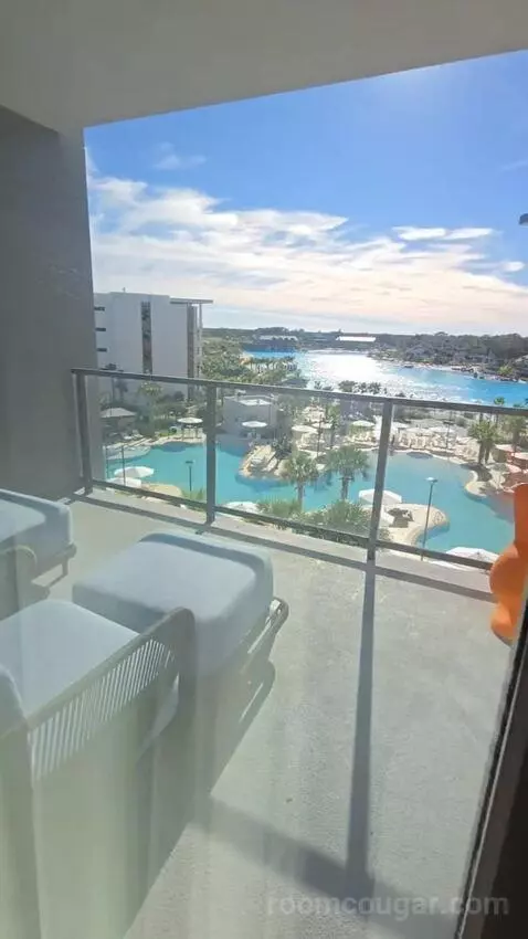 One-Bedroom King Suite with Lagoon View (#522) view picture #6