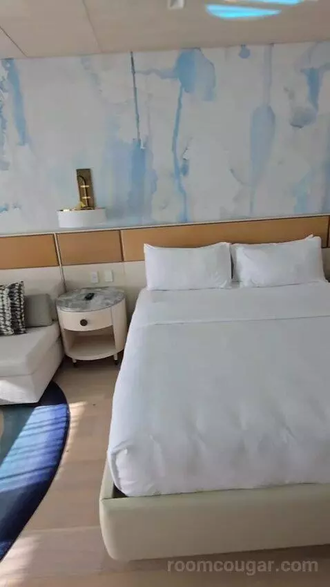 King Room with Balcony and Lagoon View (#726) bed picture #7
