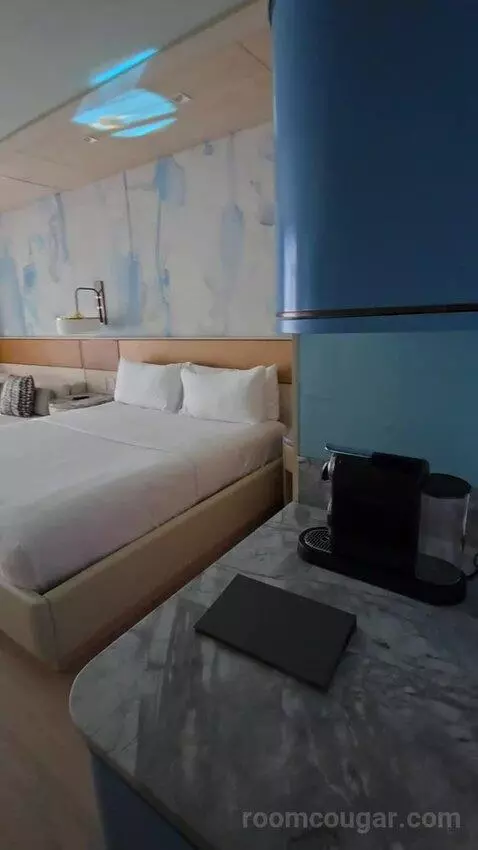 King Room with Balcony and Lagoon View (#726) bed picture #3