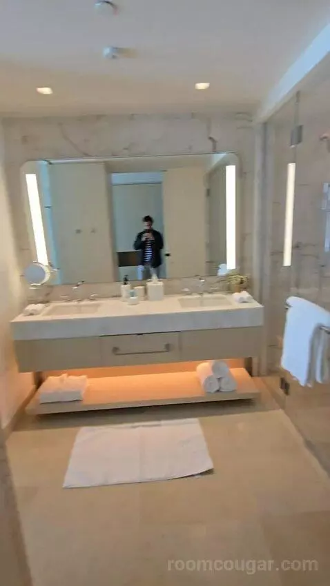 King Room with Balcony and Lagoon View (#726) bathroom picture #11