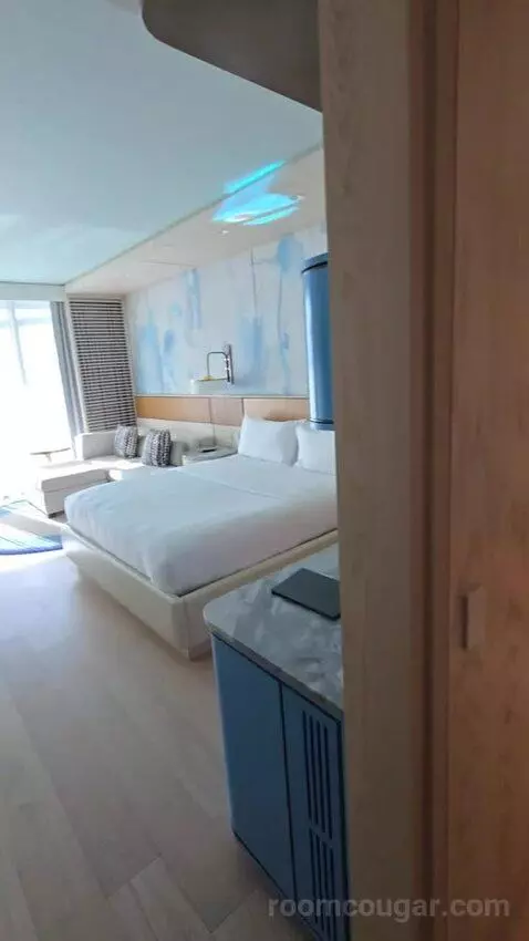 King Room with Balcony and Lagoon View (#726) view picture #1
