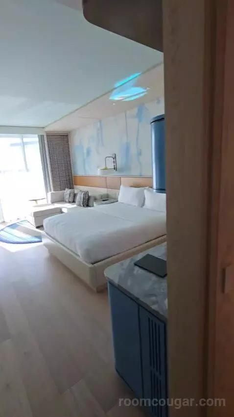 King Room with Balcony and Lagoon View (#726) view picture #2