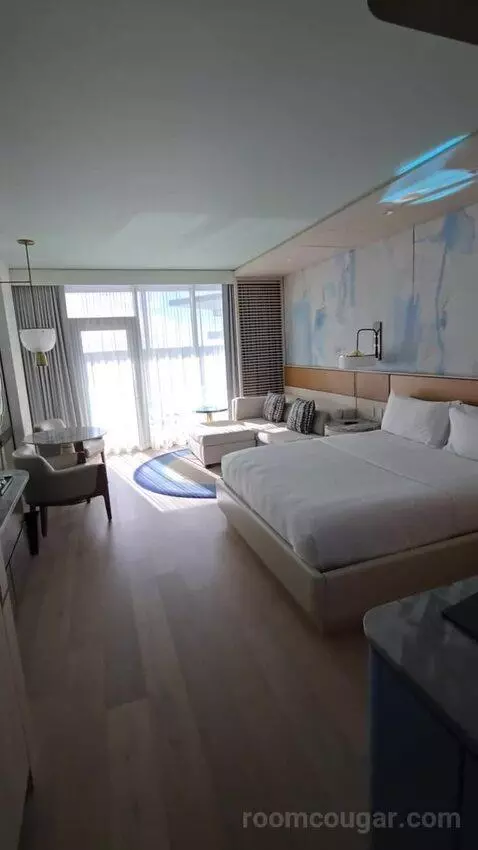 King Room with Balcony and Lagoon View (#726) view picture #9