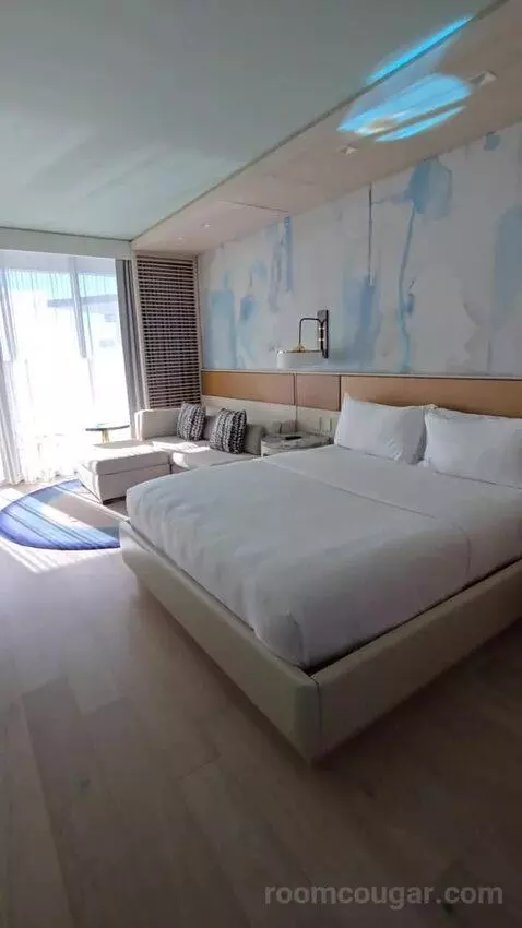 King Room with Balcony and Lagoon View (#726) bed picture #4