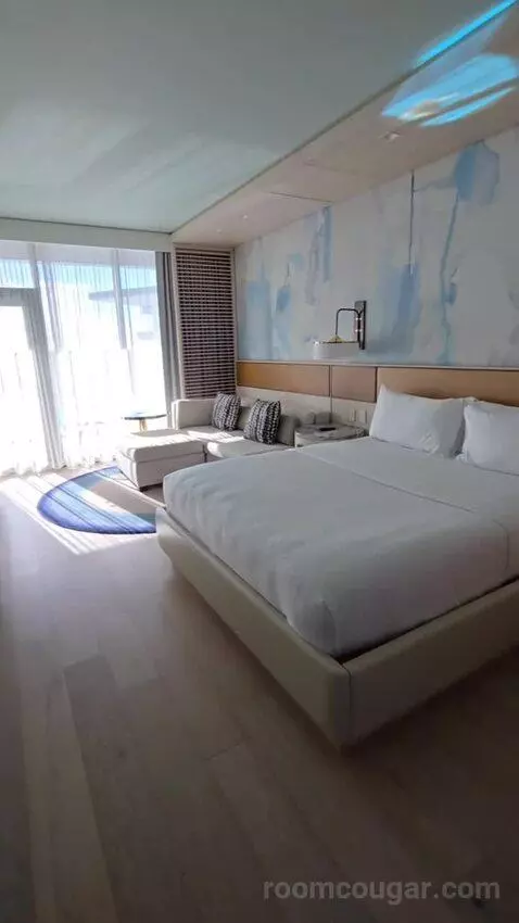 King Room with Balcony and Lagoon View (#726) bed picture #5