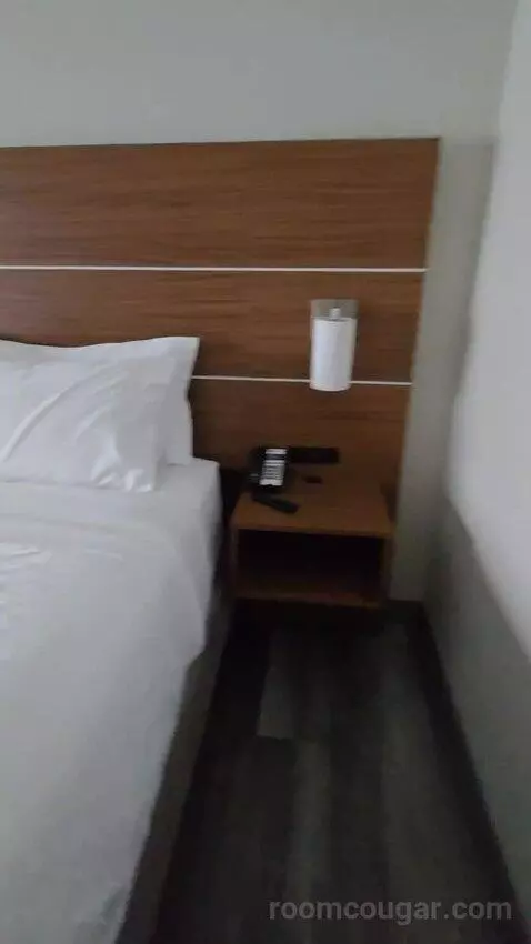 1 King Standard (#106) bed picture #3