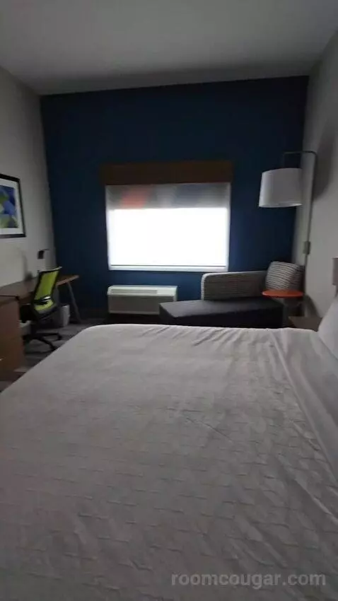 1 King Standard (#106) bed picture #6