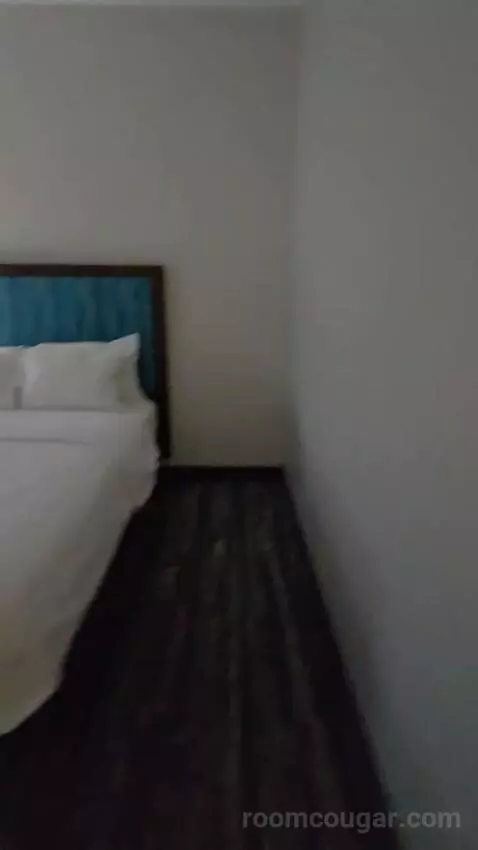 2 Queen Beds Nonsmoking (#119) bed picture #4