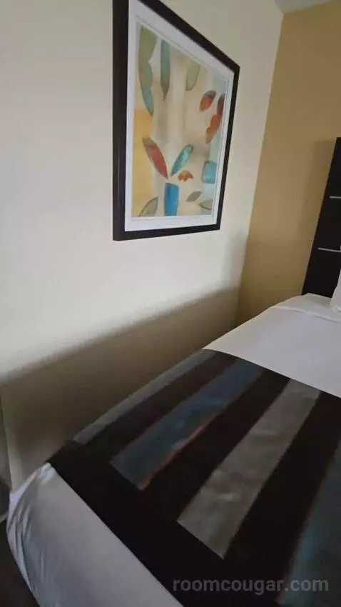 Queen Room with Two Queen Beds (#127) bed picture #9