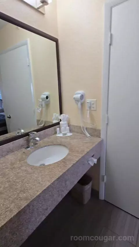 Queen Room with Two Queen Beds (#127) bathroom picture #2