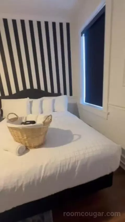 Double Queen (#103) bed picture #1