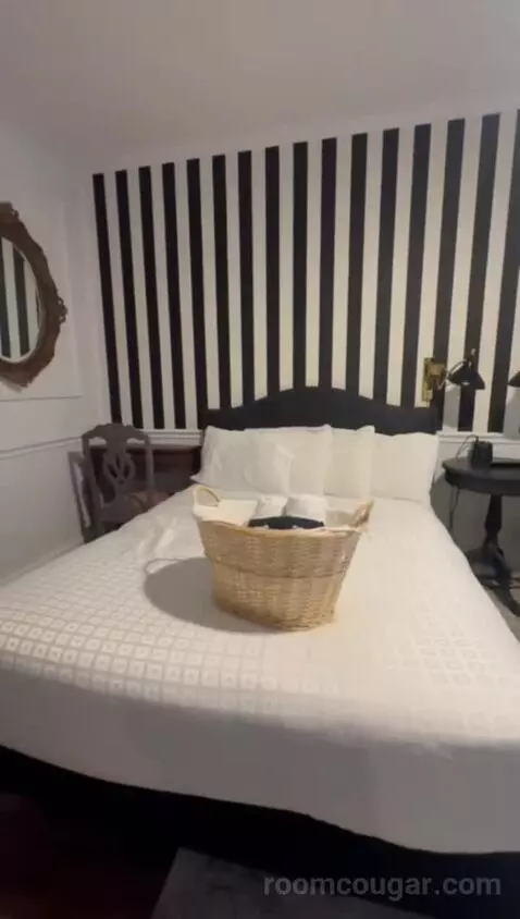 Double Queen (#103) bed picture #7