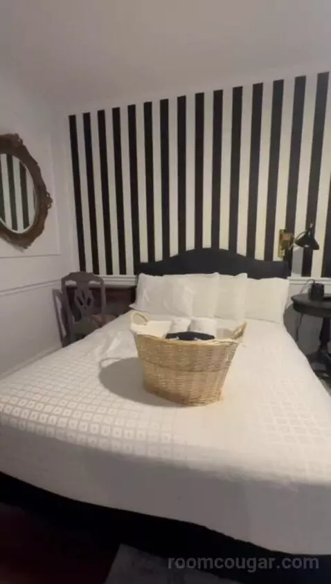 Double Queen (#103) bed picture #8
