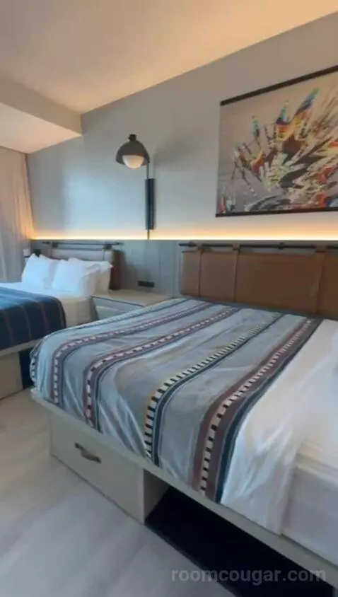 Queen Room with Two Queen Beds (#301) bed picture #3