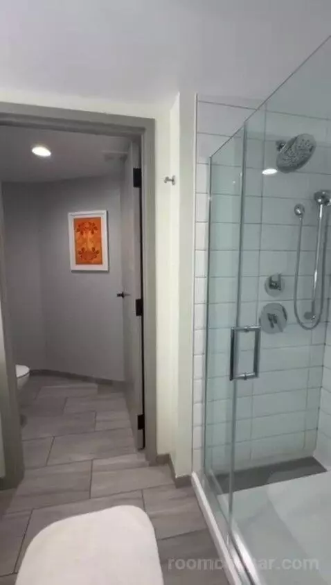 Premium Bay View Tower, Guest Room, 2 Queen (#566) bathroom picture #8