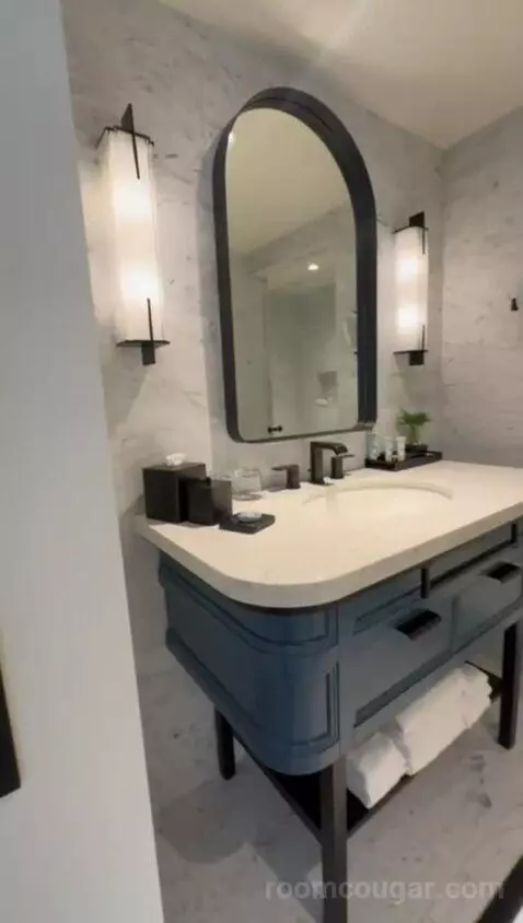 Presidential King Suite with Bay View - Top Floor/Tower (#361) picture #2