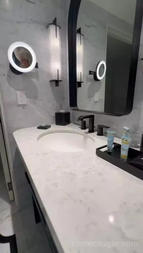 Presidential King Suite with Bay View - Top Floor/Tower (#361) bathroom picture #7