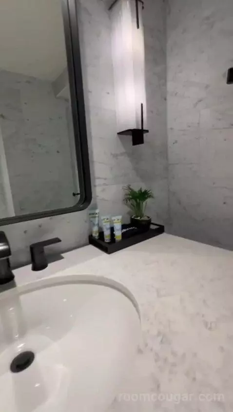 Presidential King Suite with Bay View - Top Floor/Tower (#361) bathroom picture #3