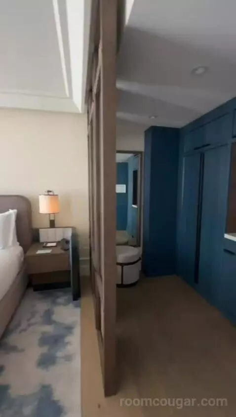 Deluxe Guestroom with Resort Views, Historic Building, 1 King (#539) bed picture #4