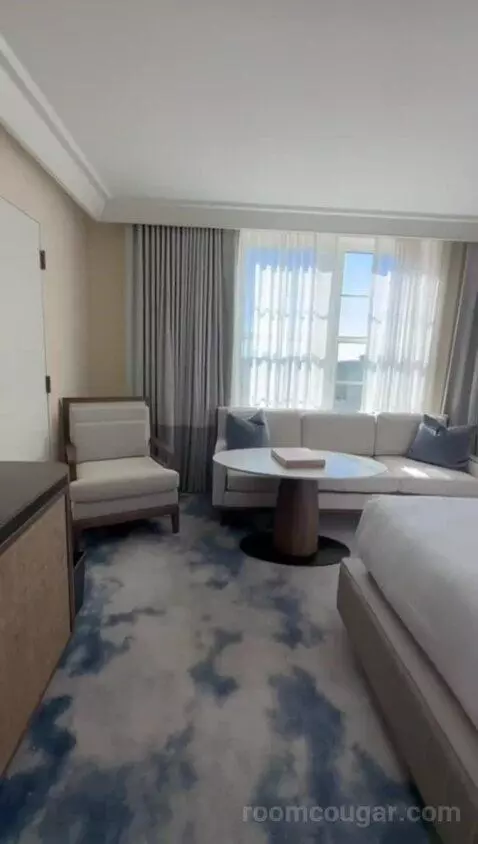 Deluxe Guestroom with Resort Views, Historic Building, 1 King (#539) bed picture #9