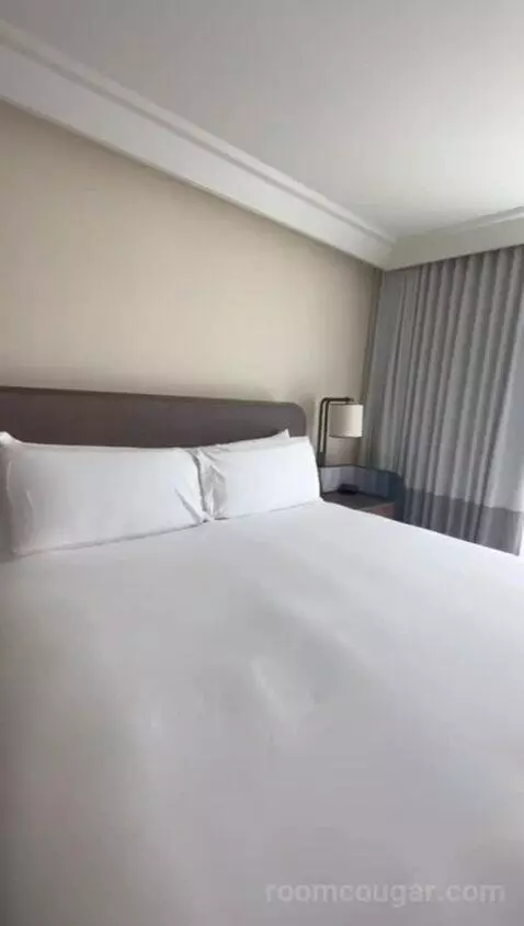 Premium Guestroom with Bay View, Historic Building, High Floor, 1 King (#647) bed picture #6
