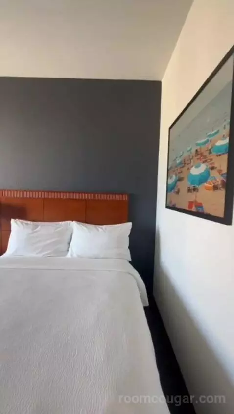 Queen Room with Two Queen Beds (#415) bed picture #4