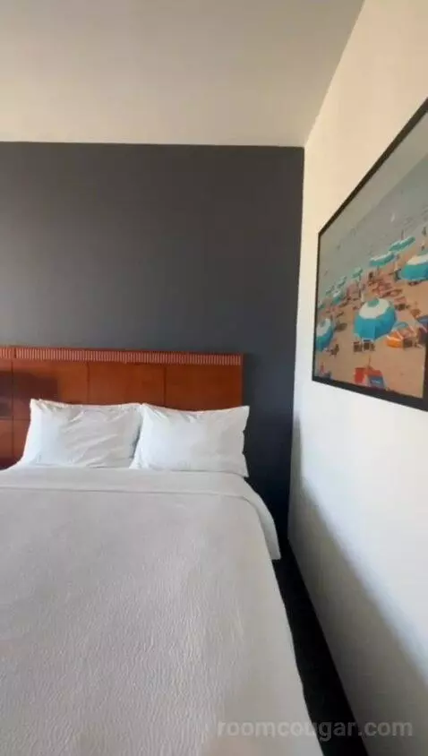 Queen Room with Two Queen Beds (#415) bed picture #5