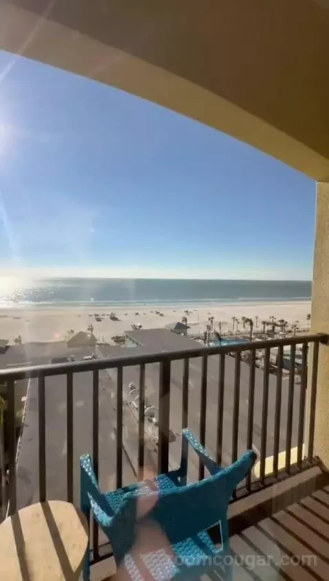 Ocean Front Deluxe Two Queen Suite (#1842) view picture #10