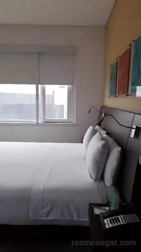 Deluxe Room (#501) bed picture #1