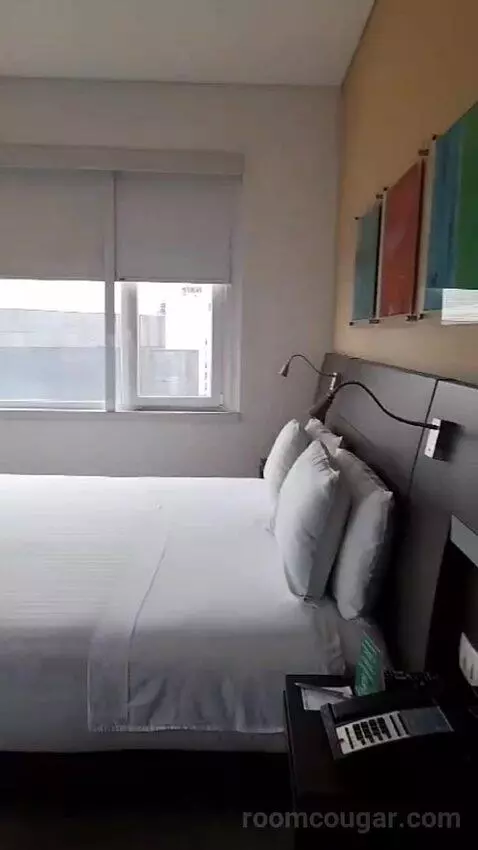 Deluxe Room (#501) bed picture #2