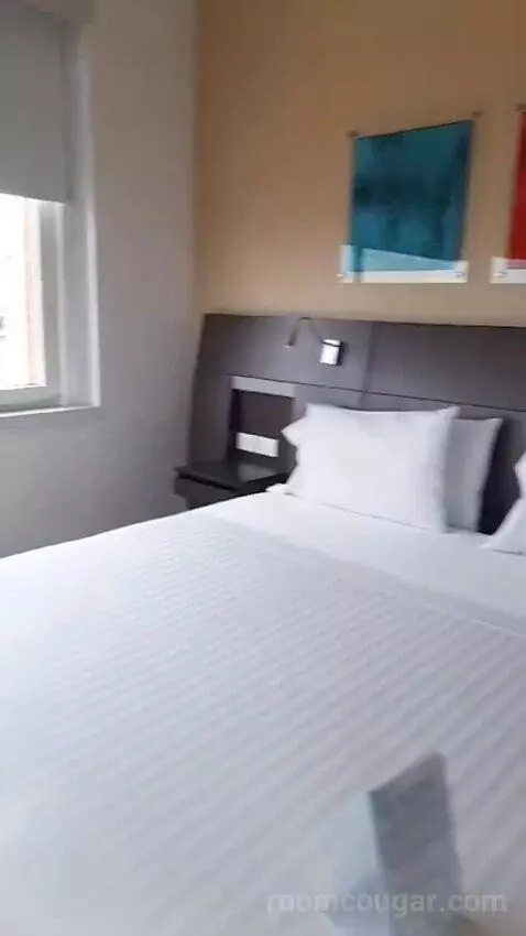 Deluxe Room (#501) bed picture #10