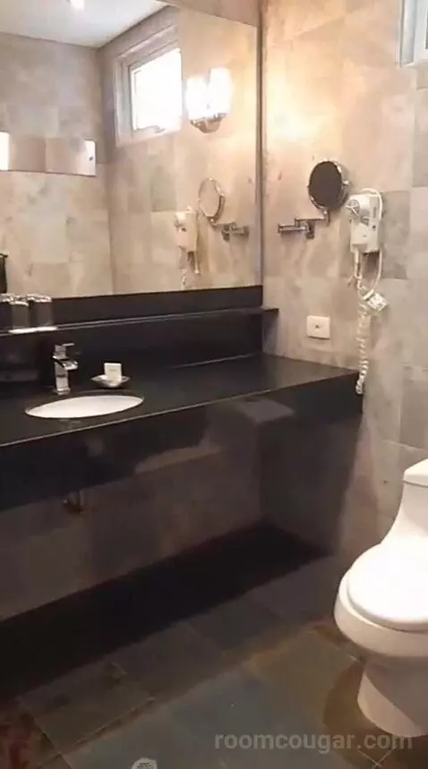 Luxury Twin Room with Balcony (#905) bathroom picture #1