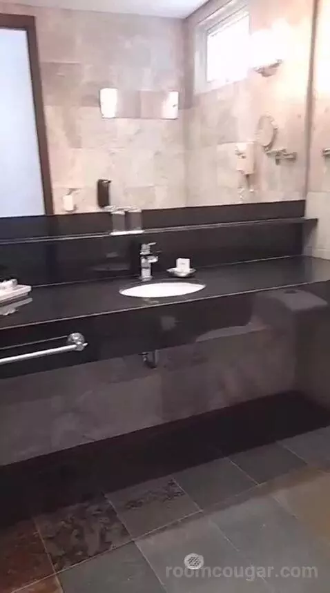 Luxury Twin Room with Balcony (#905) bathroom picture #9