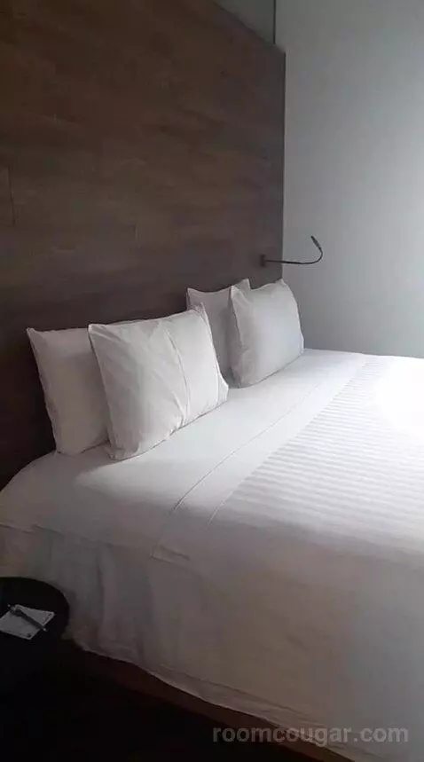 Superior Double Room (#819) bed picture #7