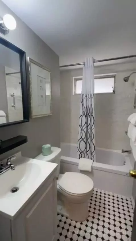 Studio Apartment (#202) bathroom picture #5