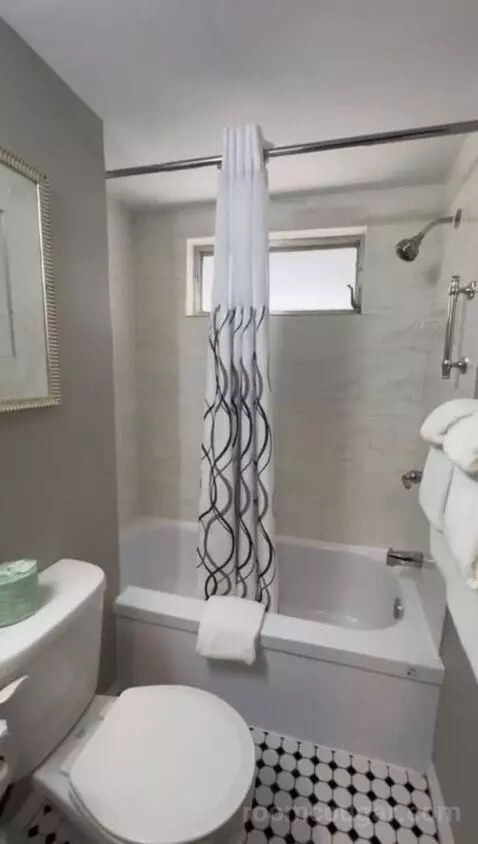 Studio Apartment (#202) bathroom picture #6