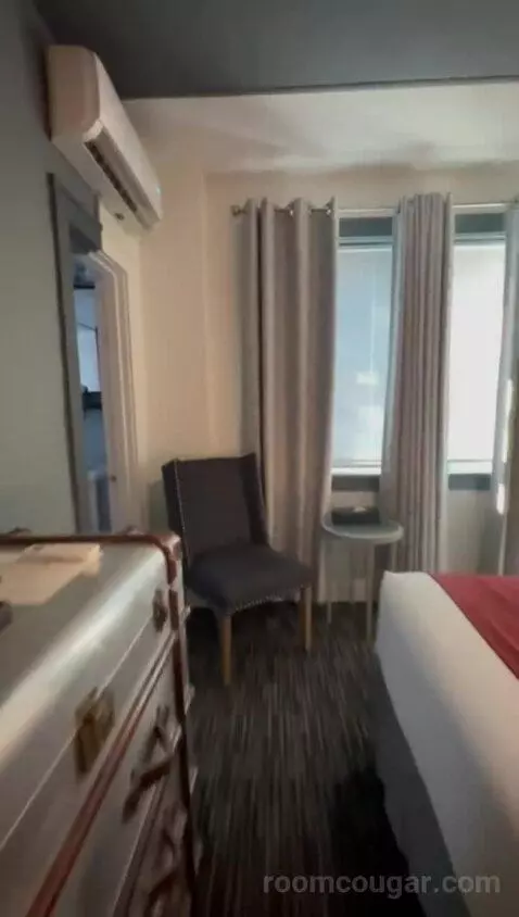 Deluxe Queen Room bed picture #7