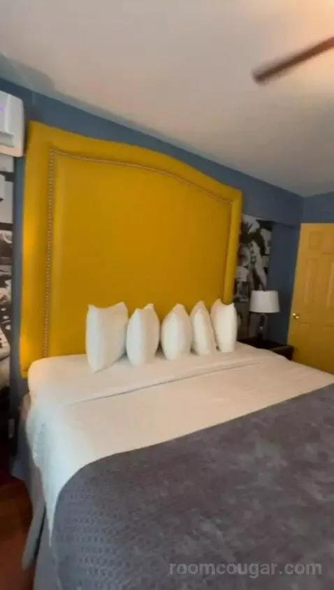King Room (#119) bed picture #5
