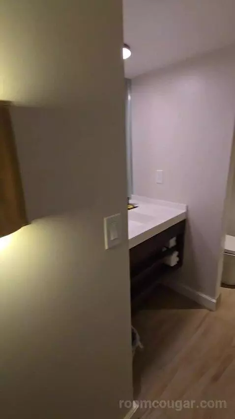 Queen Room with Two Queen Beds and City View (#904) bathroom picture #2